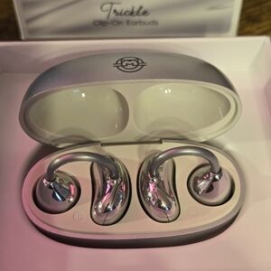 Clip-On Earbuds - Silver